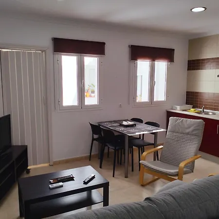 Garcia Lorca 627,solo Famila Y Parejas Apartamento